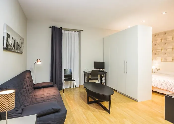 ペンシオン アルタイル 2* サン・セバスティアン