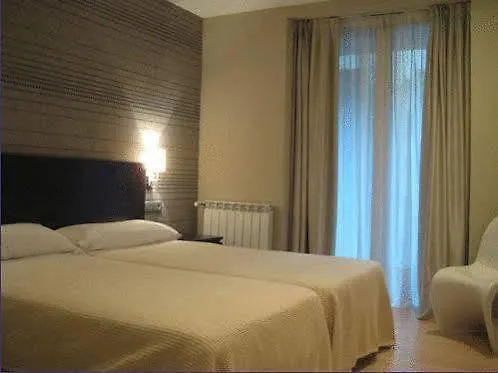 ペンシオン アルタイル 2*